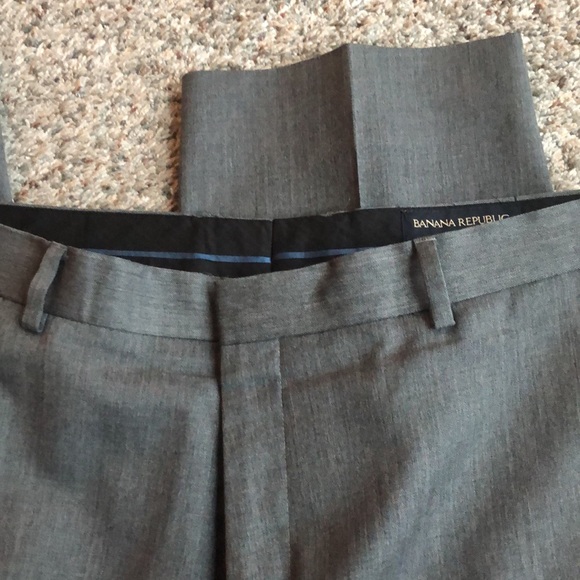 Banana Republic grey dress pants. 100% wool. Size 35x32. Great condition! - Picture 2 of 5